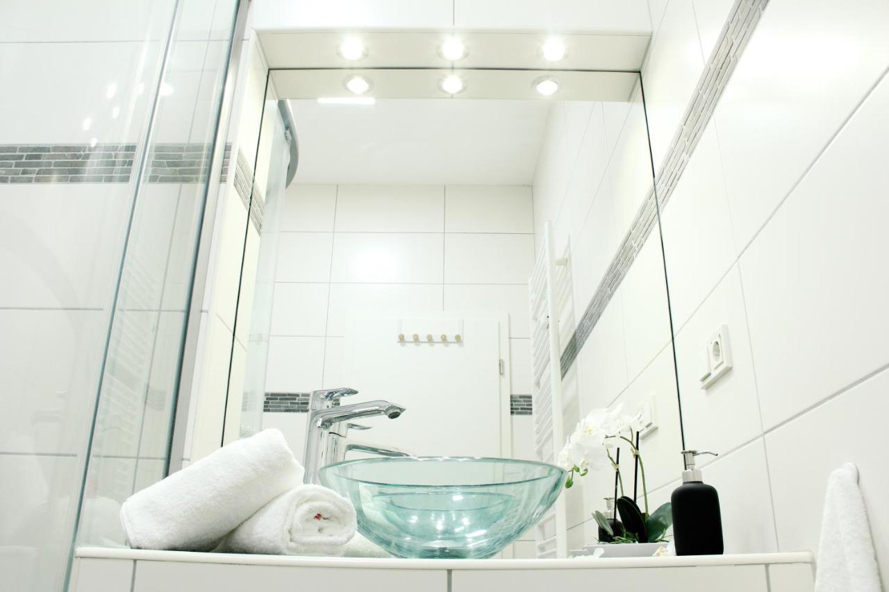 Secret Hideaways Cozystudio Superior Apartments Mit Wifi L 450M Bis Uni L Messe L Flughafen L Zoo Duisburg Exterior photo